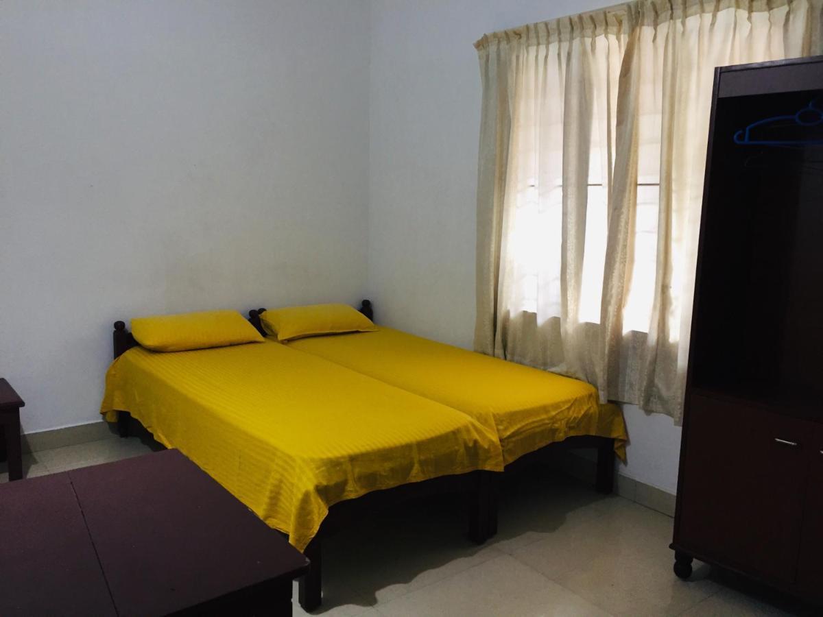 Hebron Inn Kochi Екстериор снимка