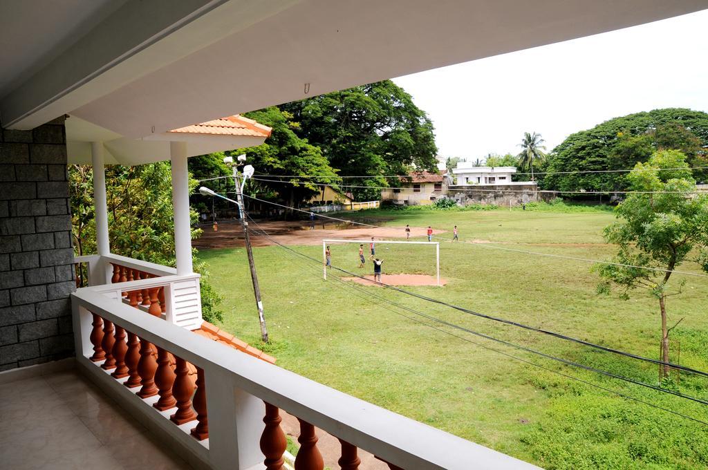 Hebron Inn Kochi Екстериор снимка