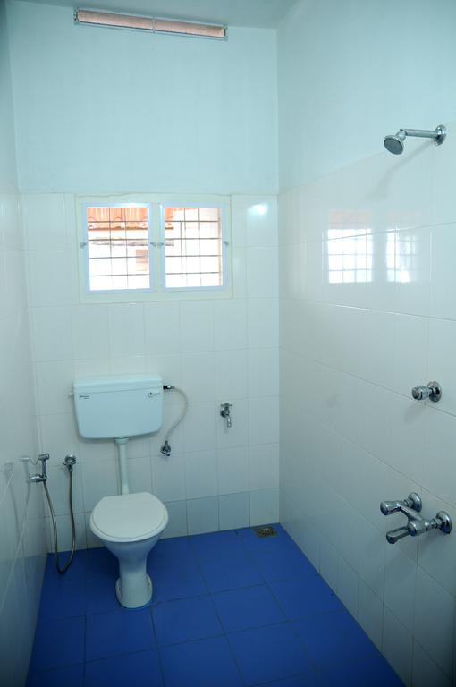 Hebron Inn Kochi Екстериор снимка