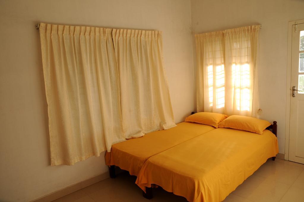Hebron Inn Kochi Екстериор снимка